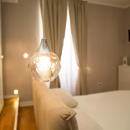Luxury Dandy House Apartment *